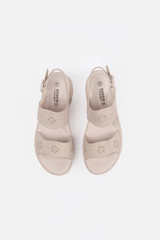 Dramblio kaulo spalvos sandalai... Dramblio kaulo spalvos sandalai...