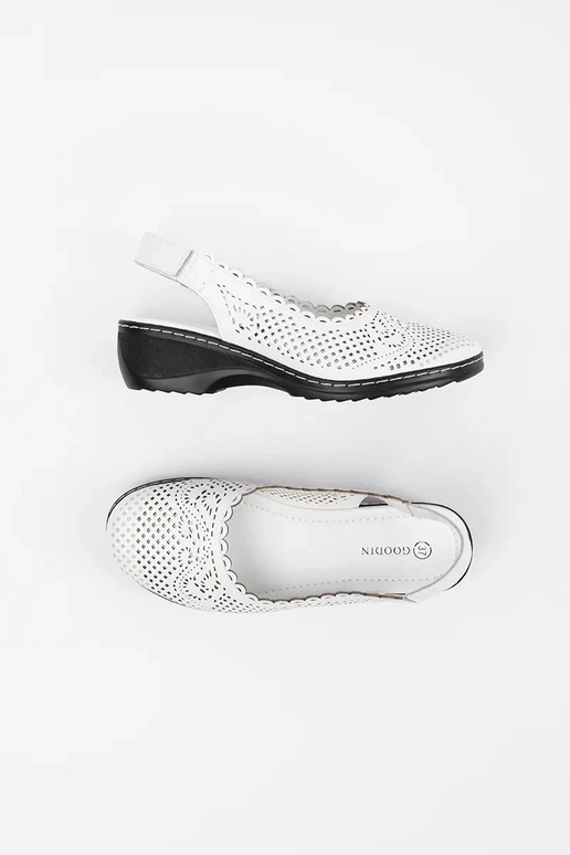 Moteriški smėlio spalvos sandalai ant... Moteriški smėlio spalvos sandalai ant...