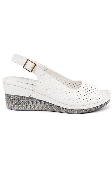 Baltos spalvos ažūriniai...