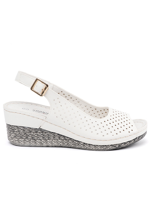 Baltos spalvos ažūriniai sandalai