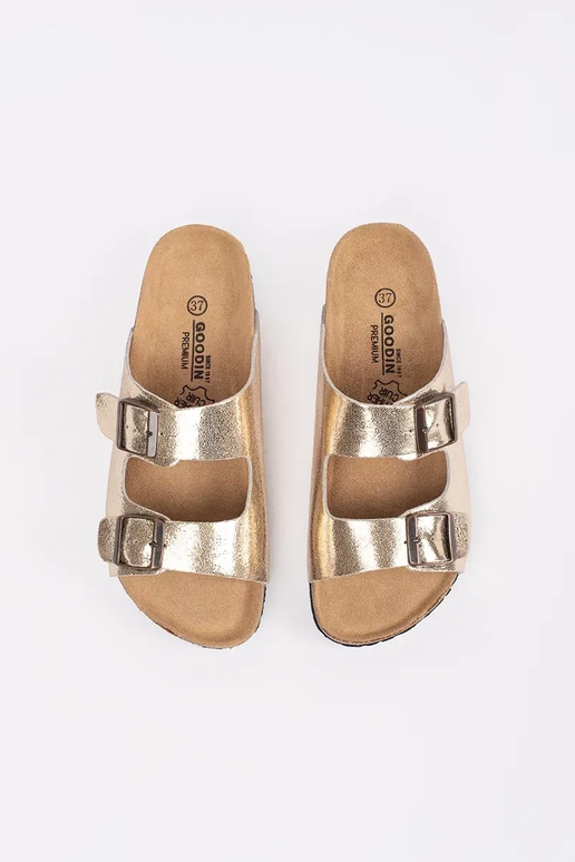 Aukso spalvos šlepetės ant plokščio pado Aukso spalvos šlepetės ant plokščio pado