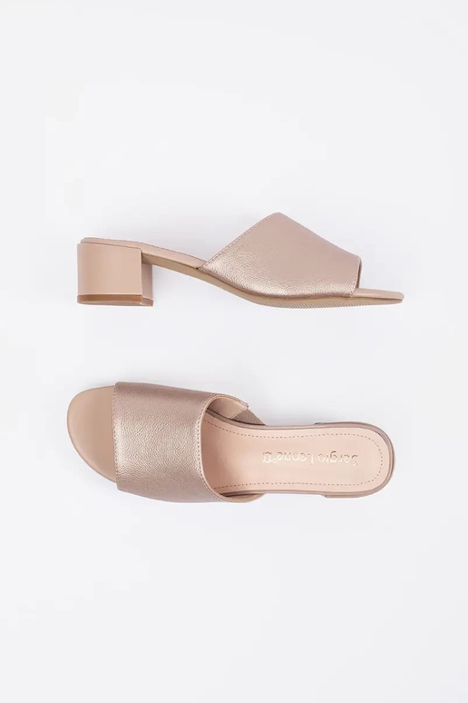 smėlio spalvos šlepetės ant aukštakulnių