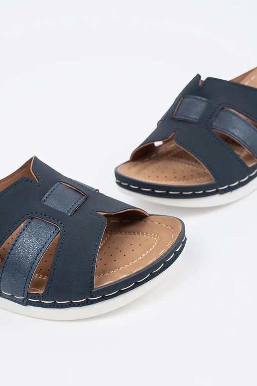 Patogios šlepetės ant žemos... Patogios šlepetės ant žemos...