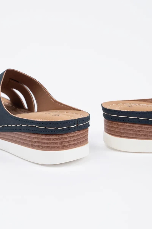 Patogios šlepetės ant žemos... Patogios šlepetės ant žemos...