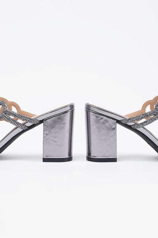 sidabro spalvos šlepetės ant...