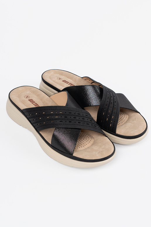 Šlepetės su platforma juodos spalvos