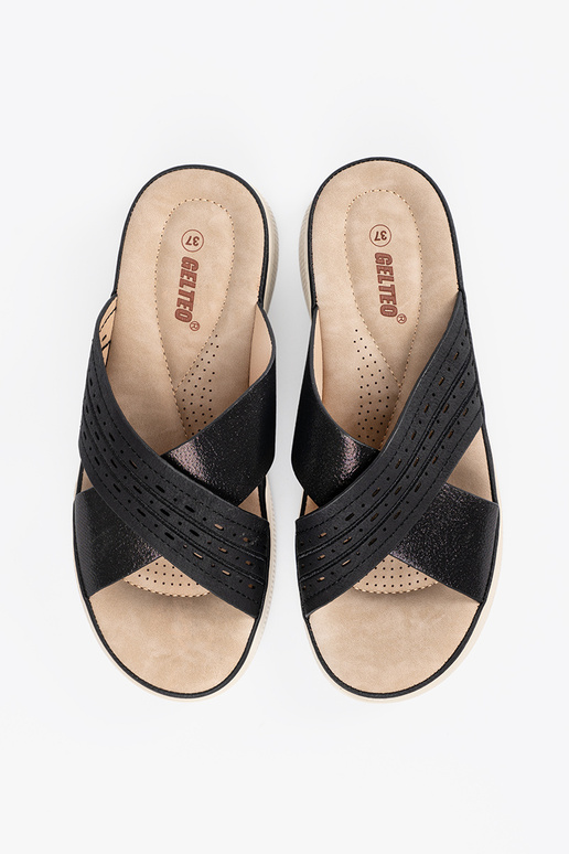 Šlepetės su platforma juodos spalvos