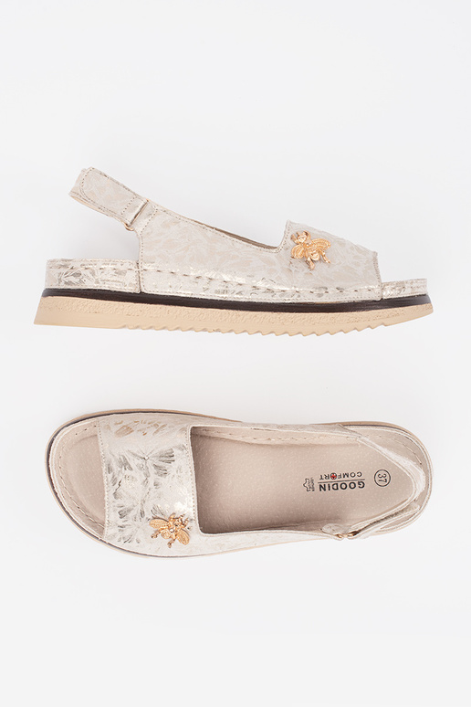 Drama kaulo spalvos platforminiai...