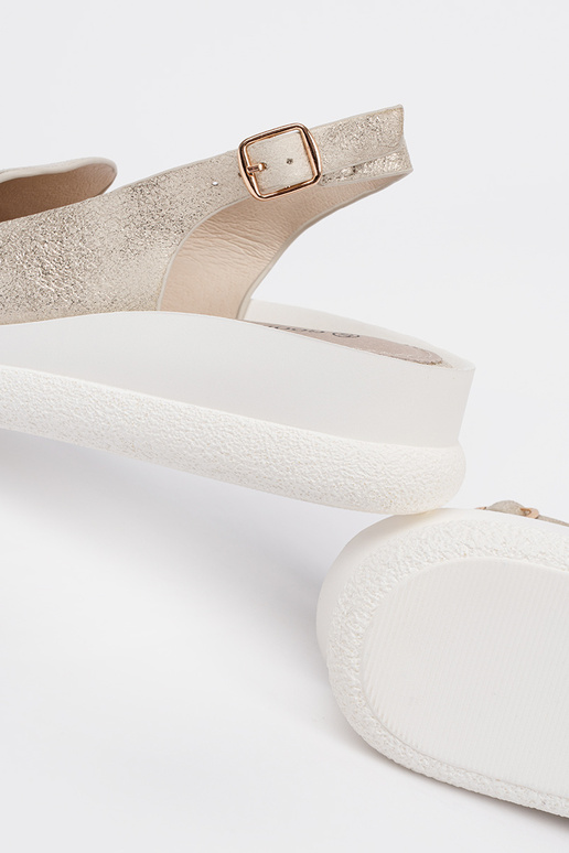 Aukso spalvos patogūs sandalai moterims