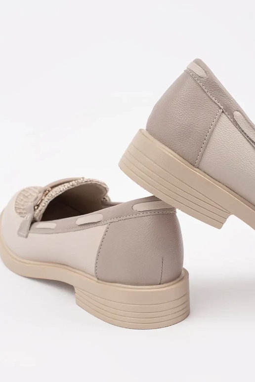 dramblio kaulo spalvos mokasinai su... dramblio kaulo spalvos mokasinai su...