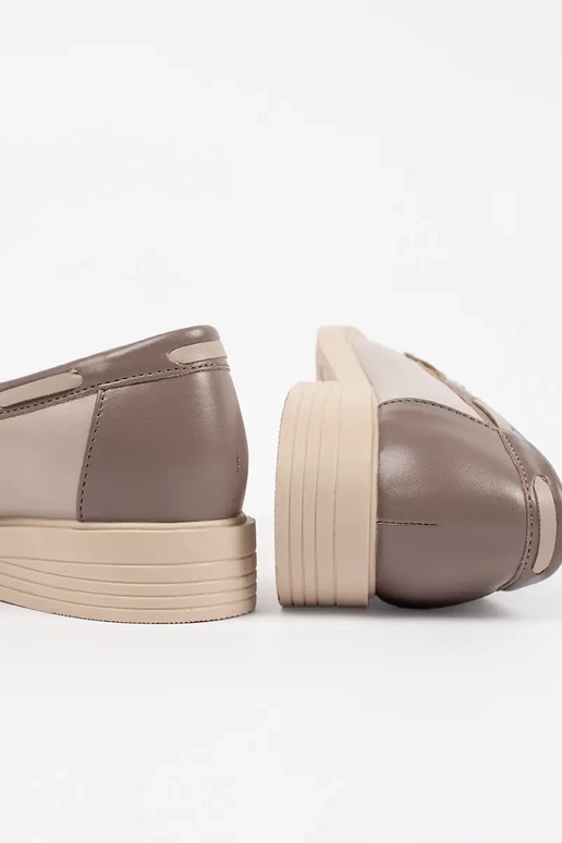 smėlio spalvos mokasinai su odine įklote smėlio spalvos mokasinai su odine įklote