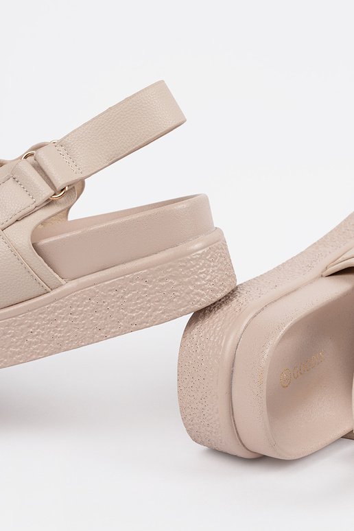 Smėlio spalvos elegantiški sandalai... Smėlio spalvos elegantiški sandalai...