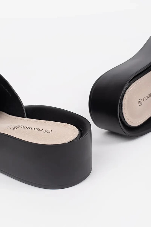 juodos spalvos šlepetės moterims su... juodos spalvos šlepetės moterims su...