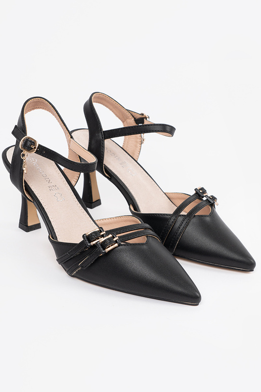 Juodos spalvos aukštakulniai