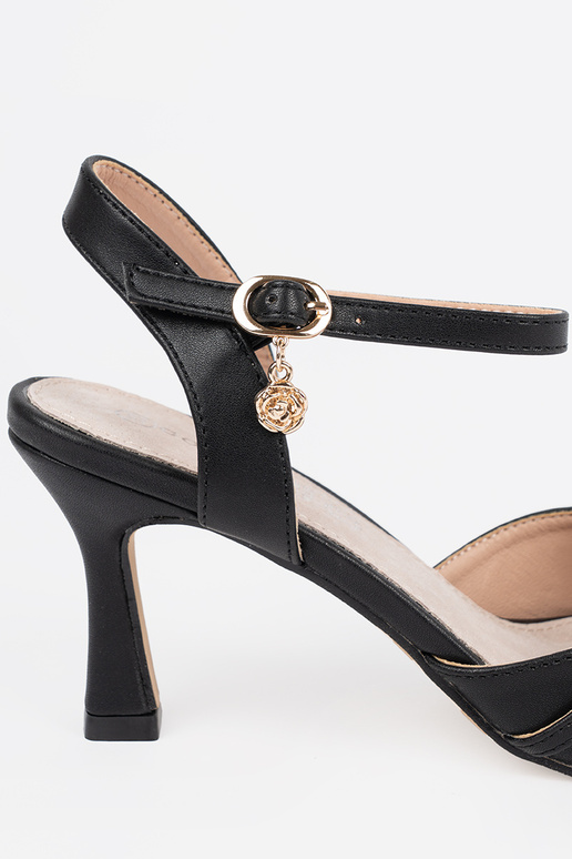 Juodos spalvos aukštakulniai