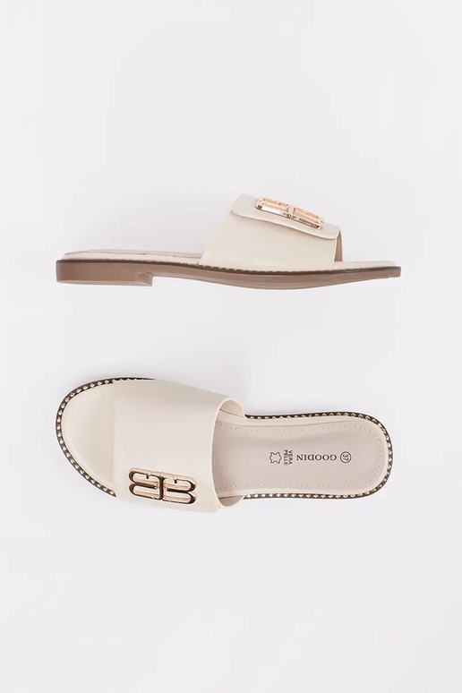 dramblio kaulo spalvos šlepetės... dramblio kaulo spalvos šlepetės...