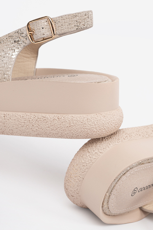 Tamsiai pilkai rudos spalvos basutės...