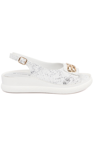 Baltos basutės su...