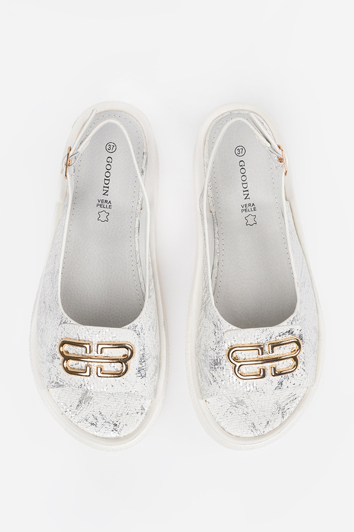 Baltos basutės su dekoracijomis