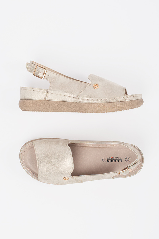 Aukso spalvos sandalai su odine įdėkle