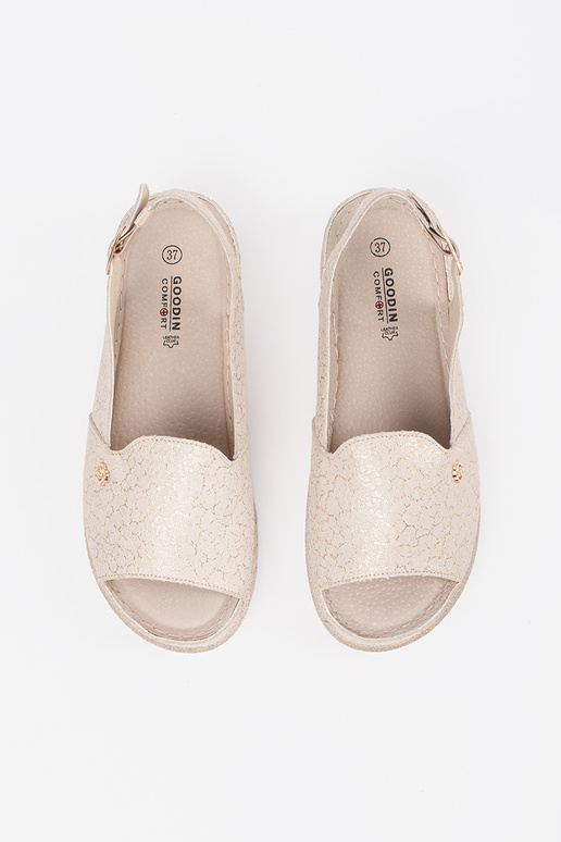 Smėlio spalvos sandalai su odine... Smėlio spalvos sandalai su odine...