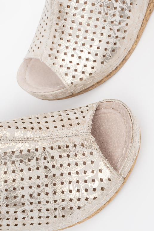 Smėlio spalvos basutės Smėlio spalvos basutės