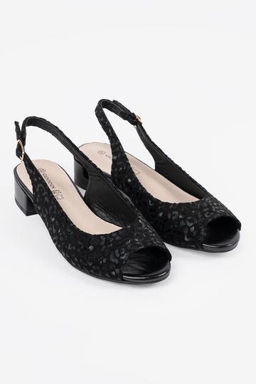 Juodi sandalai ant žemo... 2