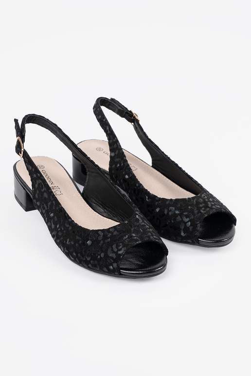 Juodi sandalai ant žemo kulno su...