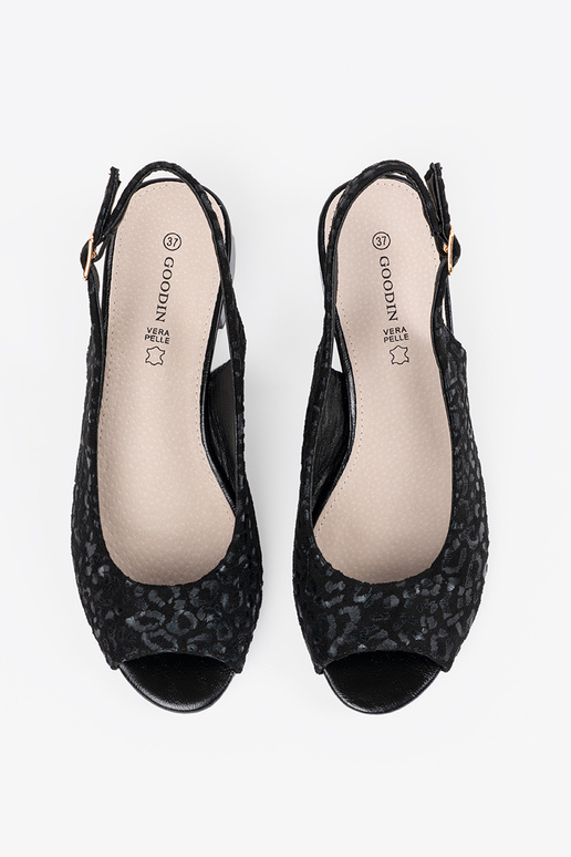 Juodi sandalai ant žemo kulno su...