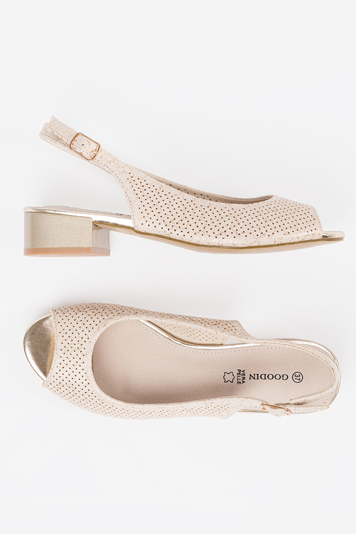 Moteriški ažūriniai sandalai ant žemo...