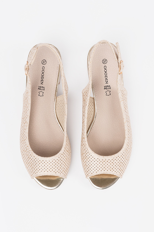 Moteriški ažūriniai sandalai ant žemo...