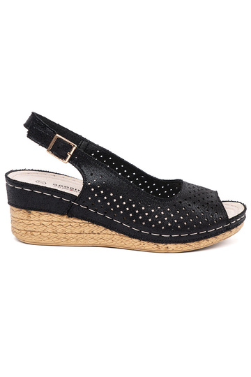 Juodos ažūrinės basutės