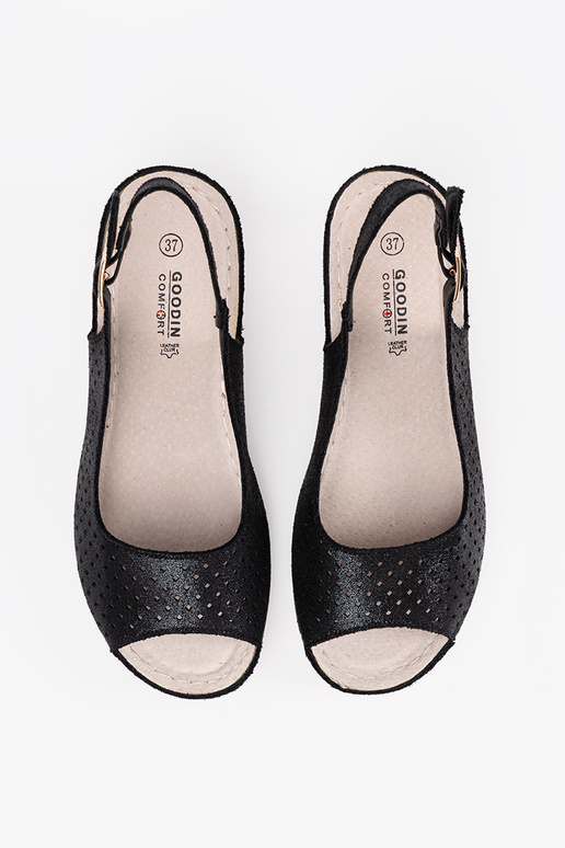 Juodos ažūrinės basutės