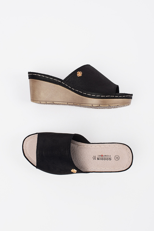 Juodos spalvos šlepetės moterims ant...