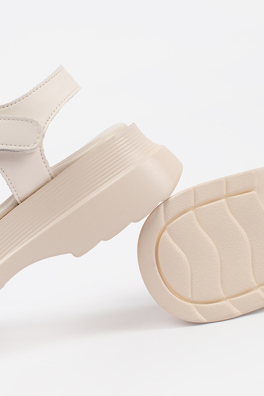 Smėlio spalvos sandalai su platforma