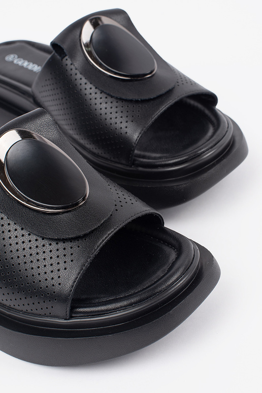 Juodos spalvos patogios šlepetės su...