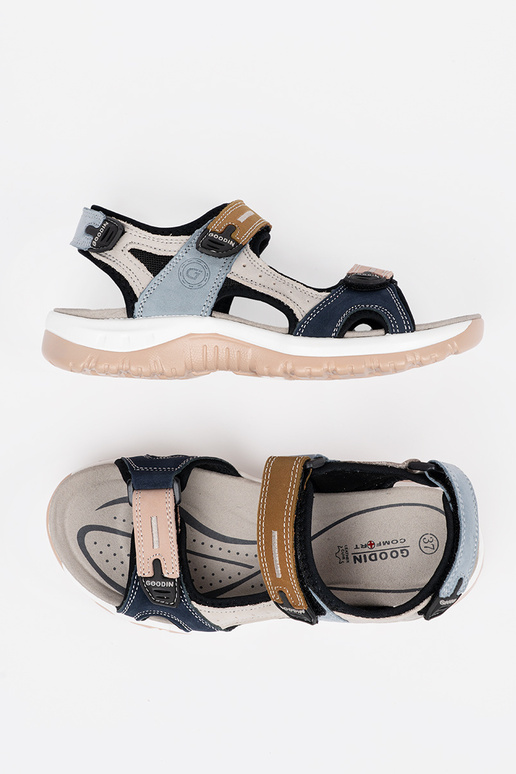 Įvairių spalvų sportinės basutės