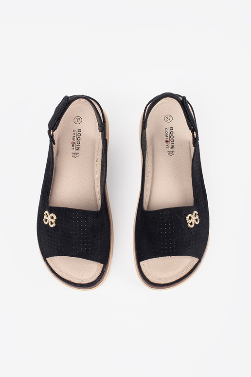 Juodos spalvos minkšti sandalai su... Juodos spalvos minkšti sandalai su...