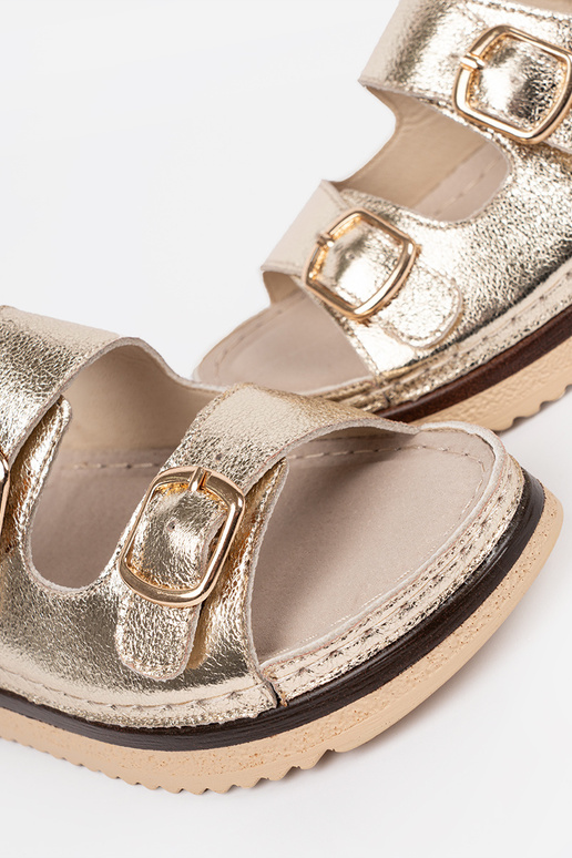 Aukso spalvos sandalai su auksiniais...