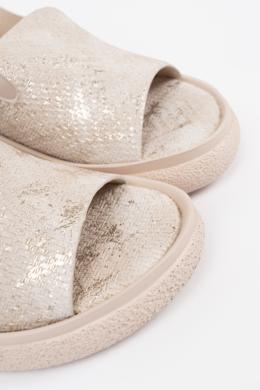 Smėlio spalvos patogūs sandalai moterims