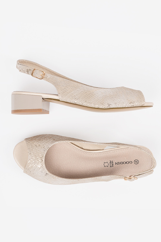 Smėlio spalvos moteriški sandalai ant...