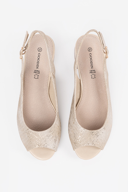 Smėlio spalvos moteriški sandalai ant...