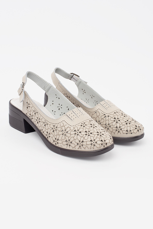 Smėlio spalvos sandalai ant žemo kulno Smėlio spalvos sandalai ant žemo kulno