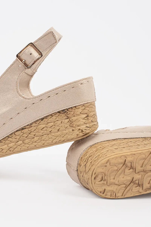 Smėlio spalvos moteriški sandalai ant...