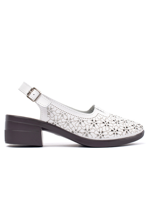 Baltos spalvos sandalai ant žemo kulno Baltos spalvos sandalai ant žemo kulno