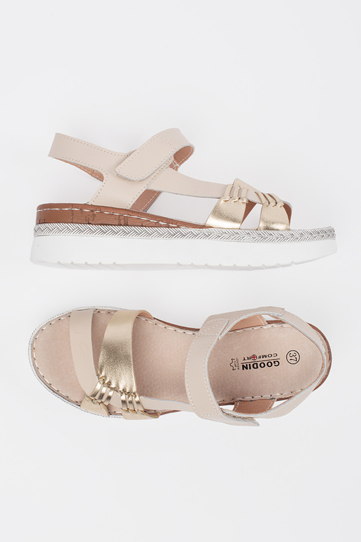 Smėlio spalvos sandalai su platforma...