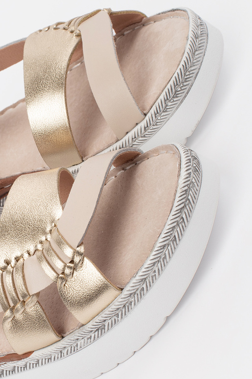 Smėlio spalvos sandalai su platforma...