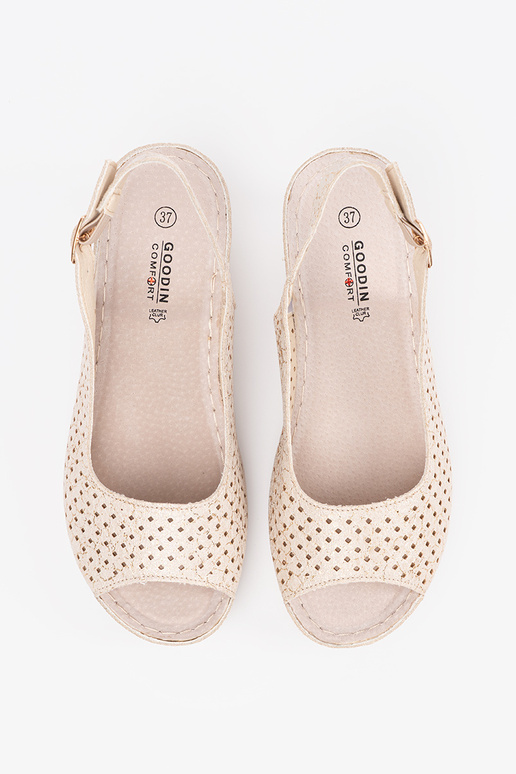 Smėlio spalvos ažūriniai sandalai Smėlio spalvos ažūriniai sandalai