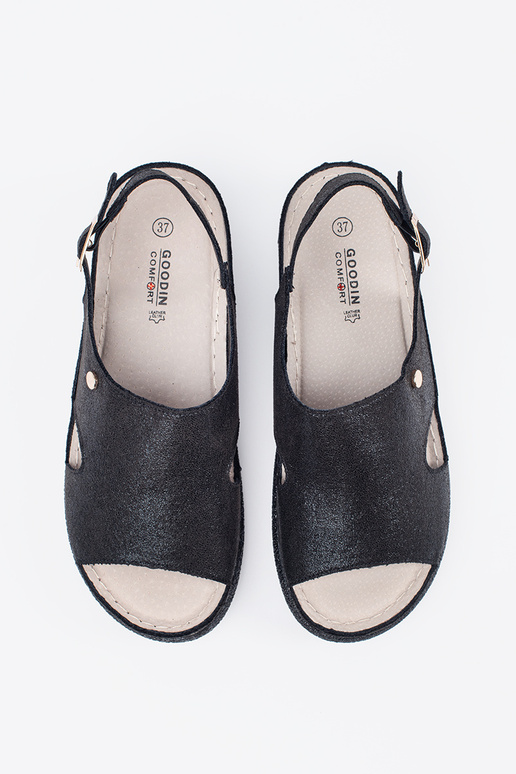 Juodos spalvos butiniai sandalai su... Juodos spalvos butiniai sandalai su...