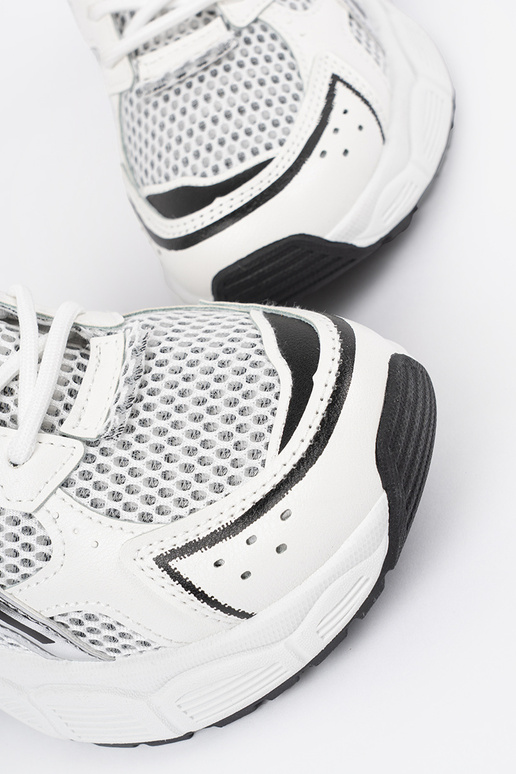 Moteriški balti-juodi sportiniai...